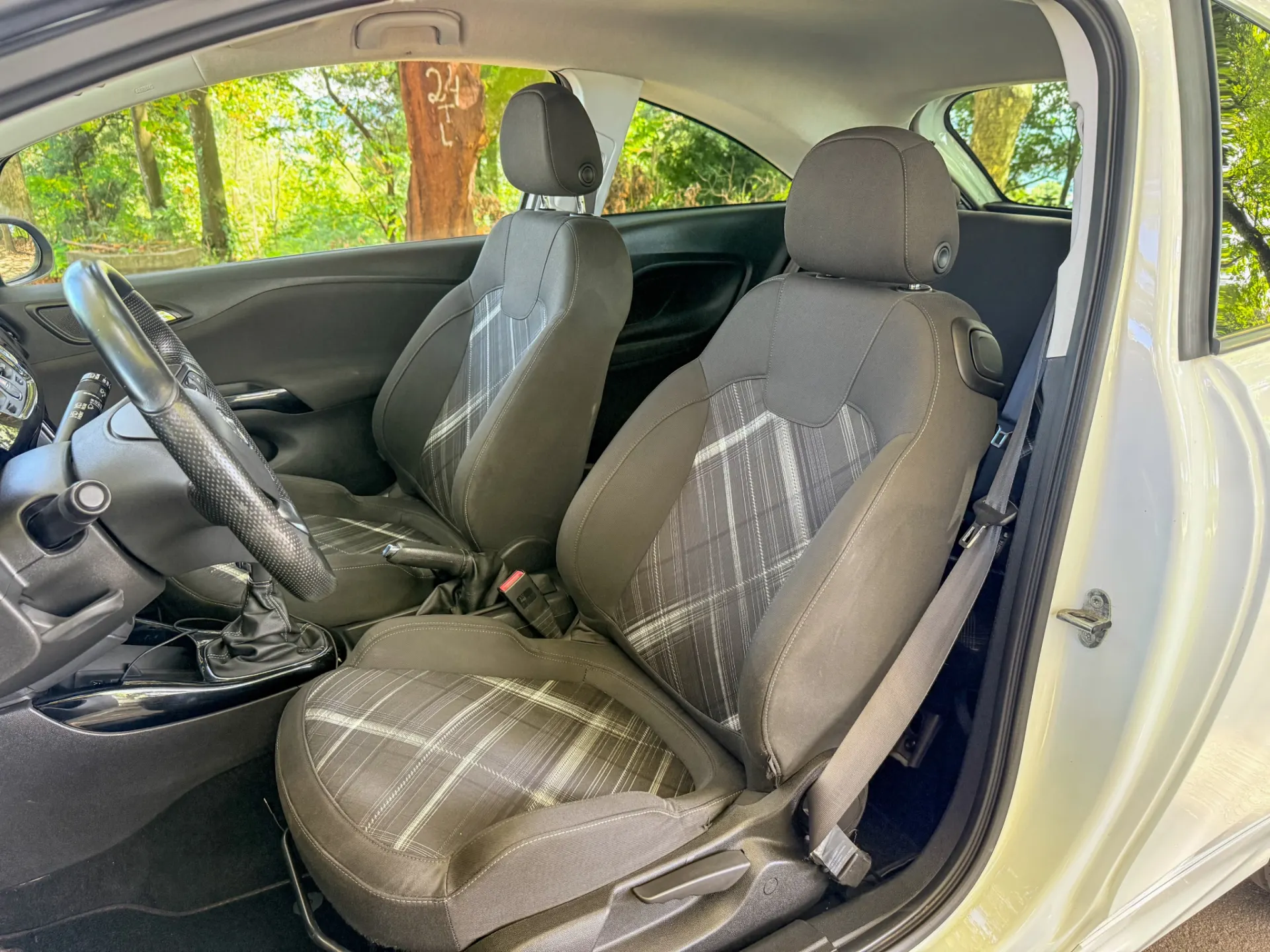 Opel Corsa Outro 13