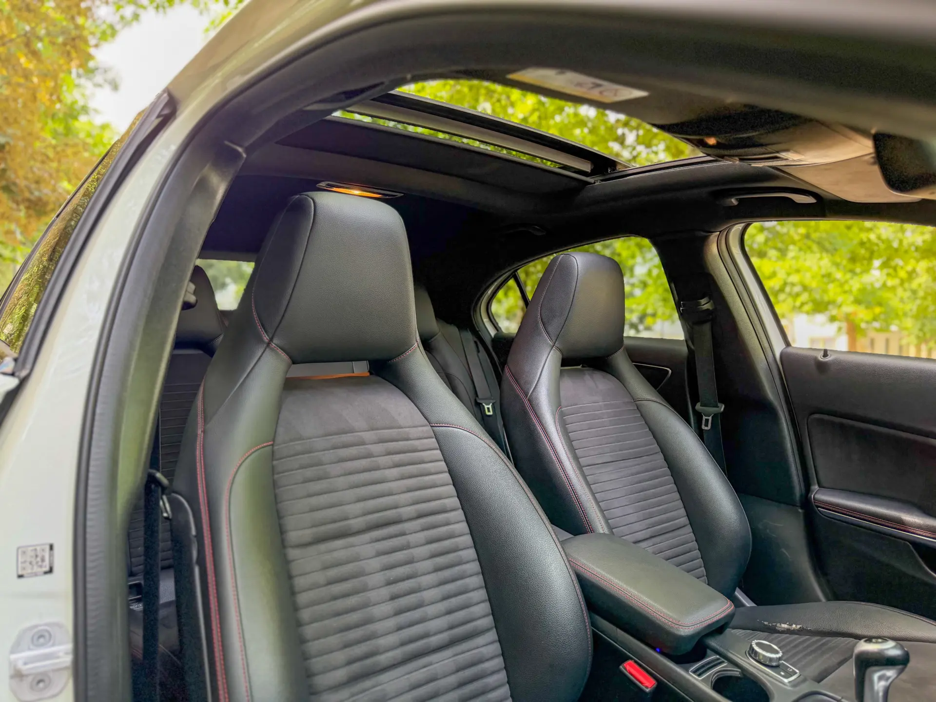 Mercedes-Benz A 180 d AMG Line 15