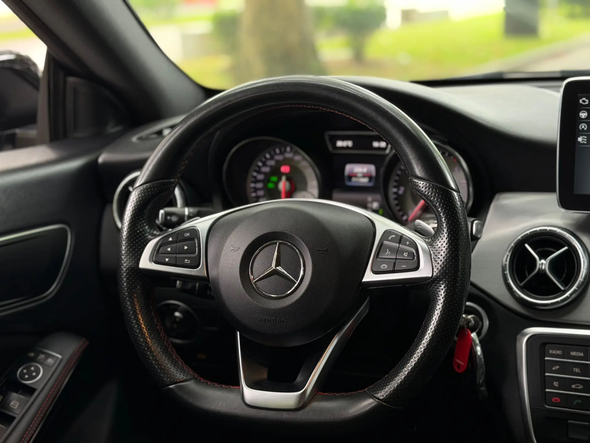 Mercedes-Benz CLA 200 d  7G-DCT AMG Line 16