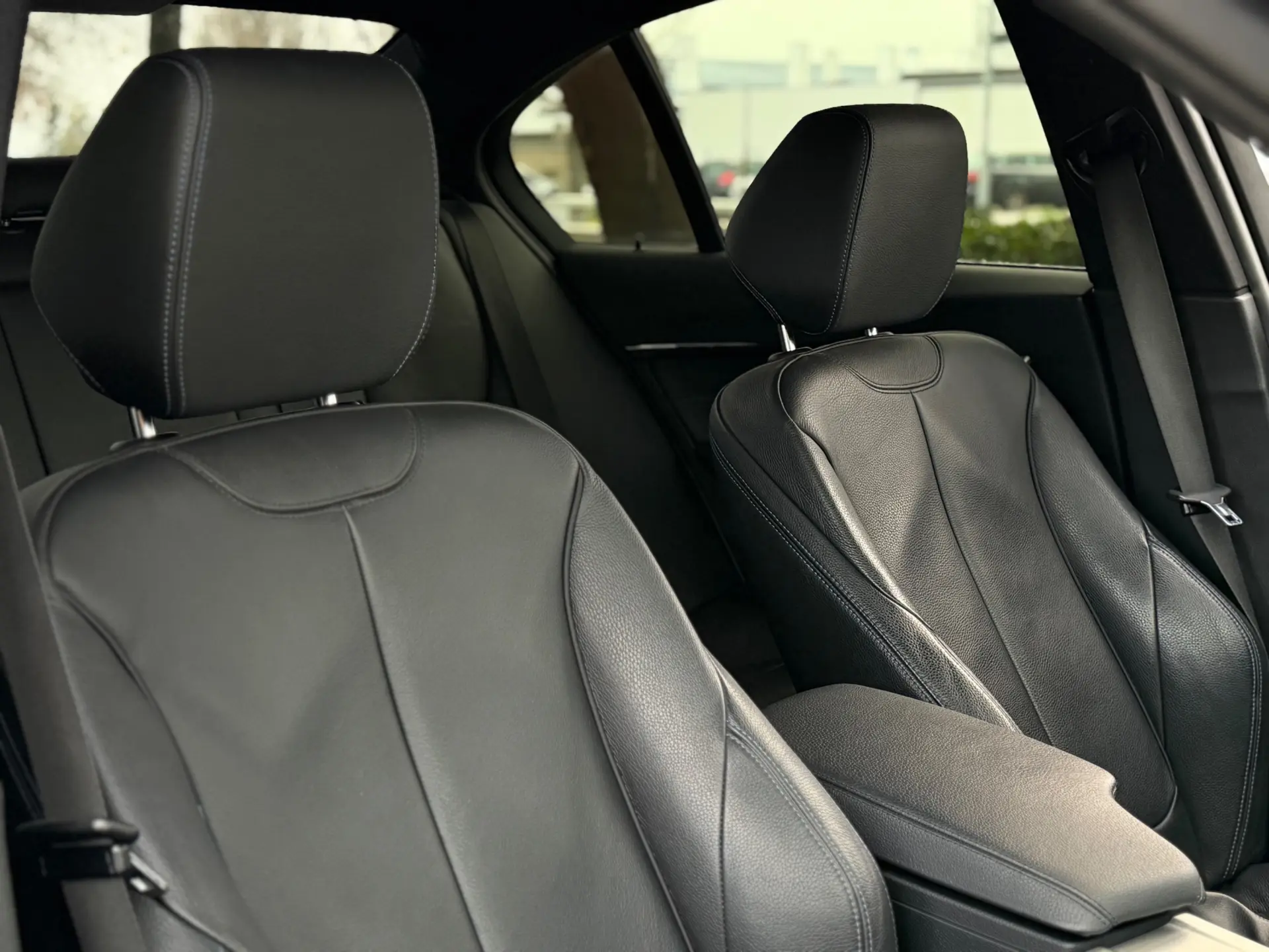 BMW 330 e iPerformance Pack M 21