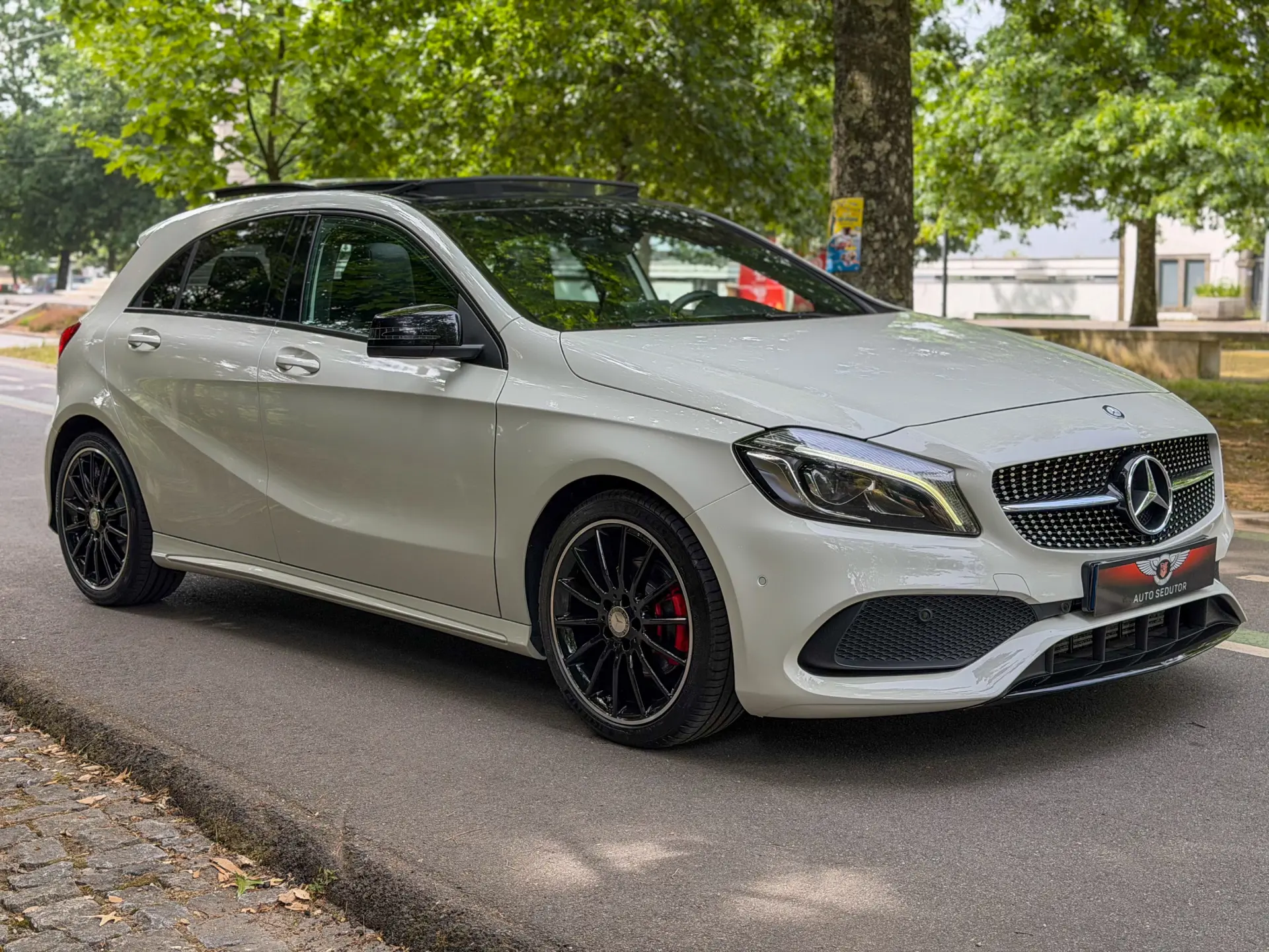 Mercedes-Benz A 180 d AMG Line 4