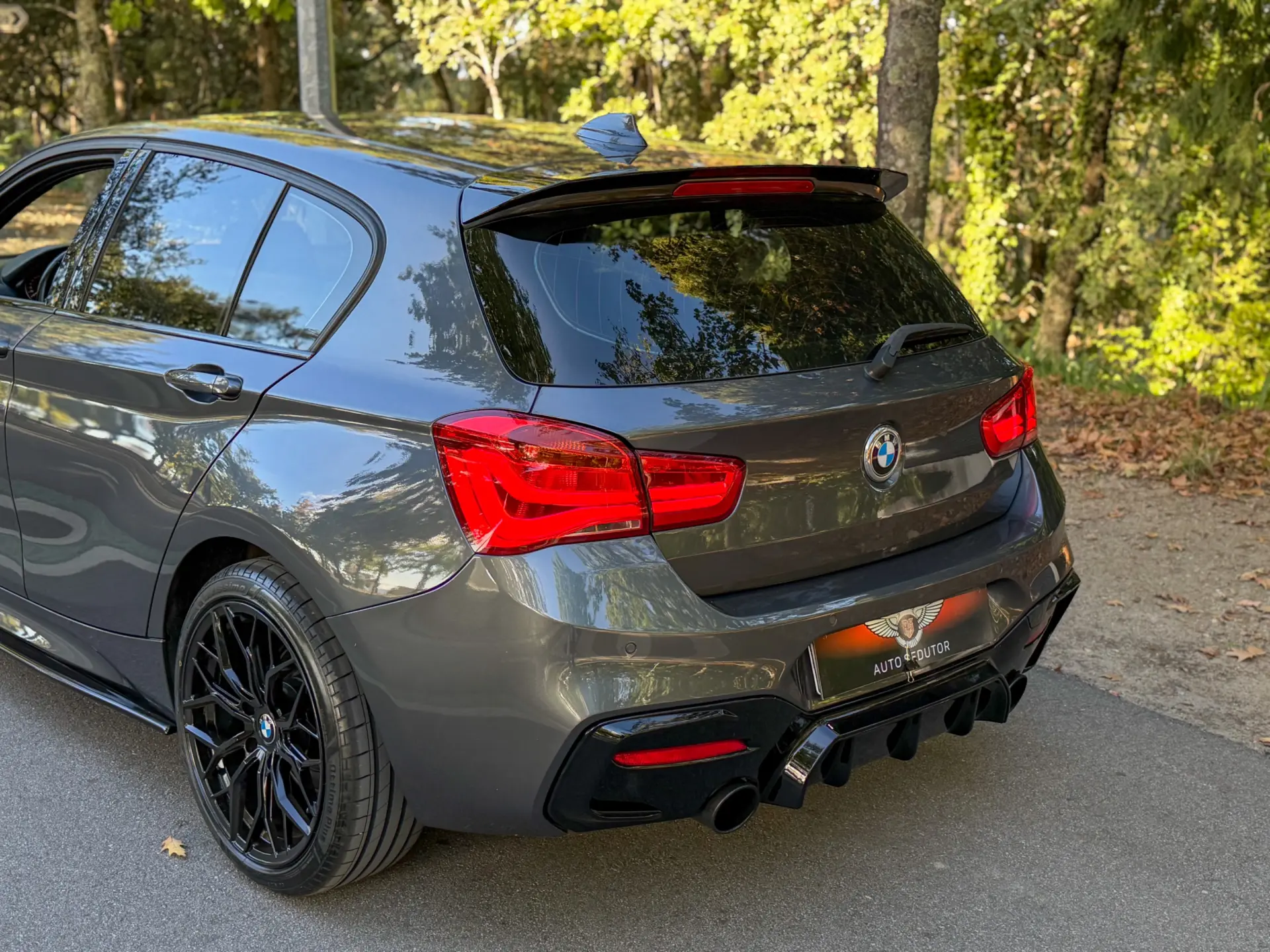 BMW 118 d Pack M 8