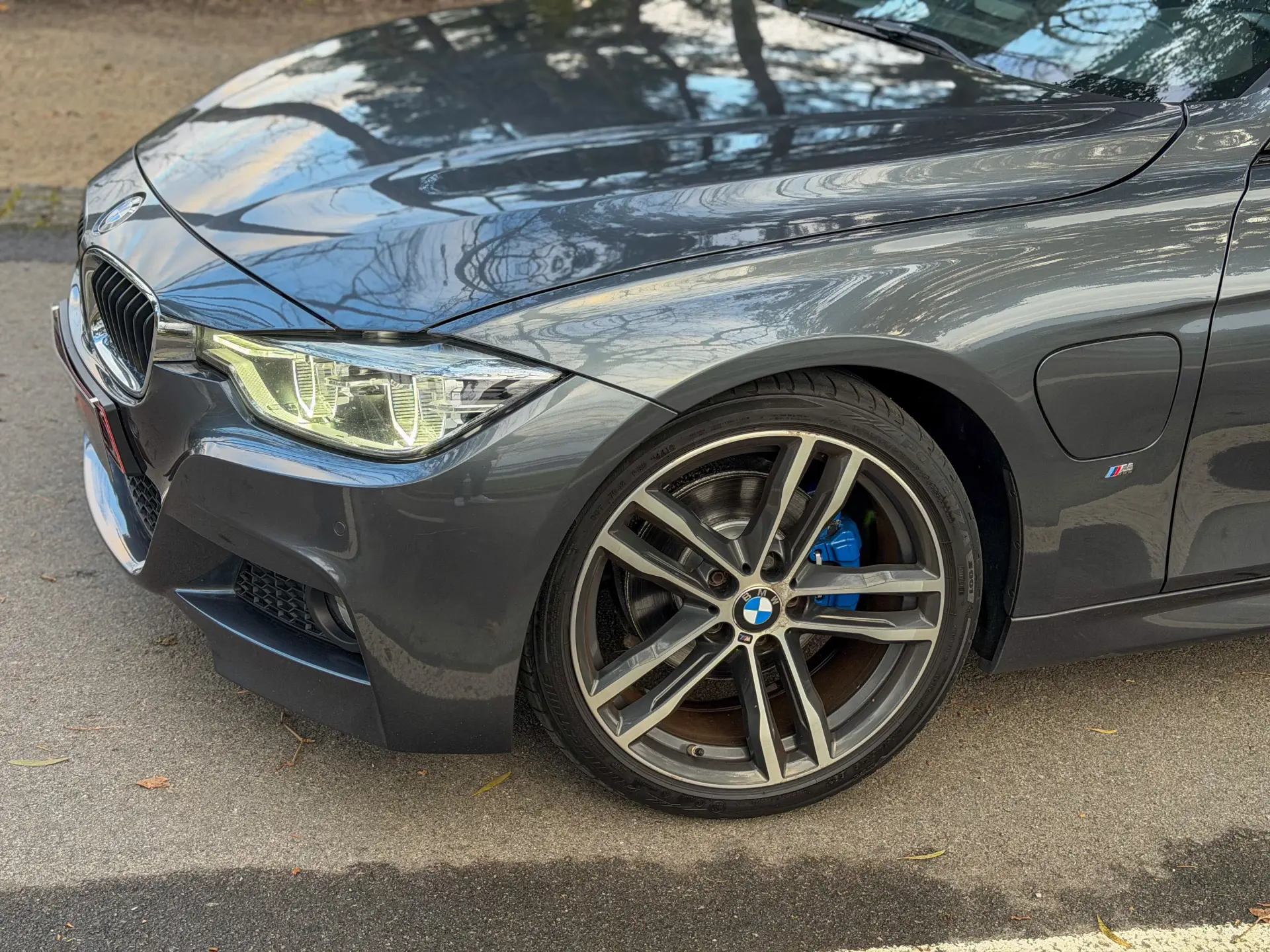 BMW 330 e iPerformance Pack M 3