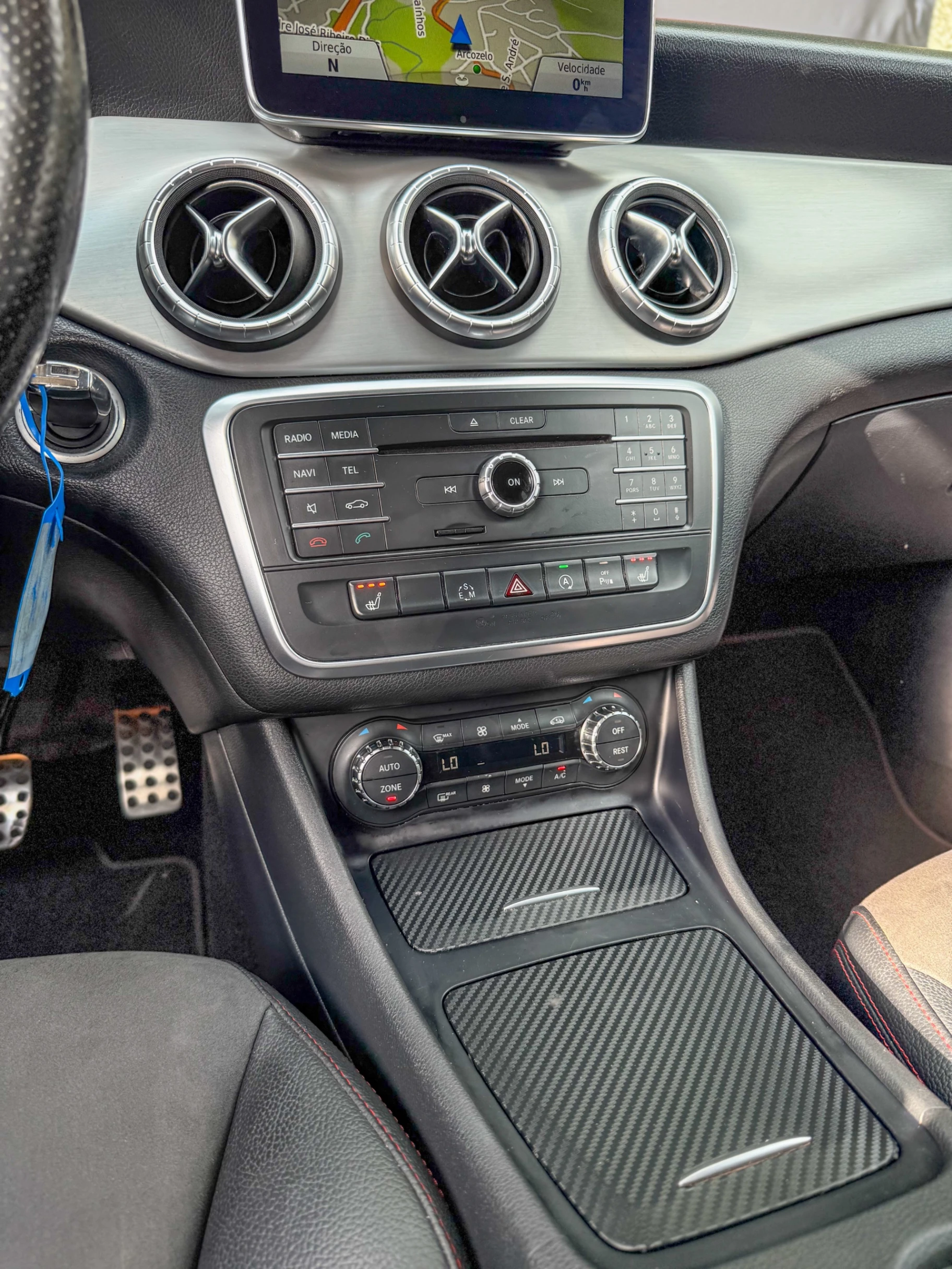 Mercedes-Benz CLA 200 d Shooting Brake AMG Line Aut. 13