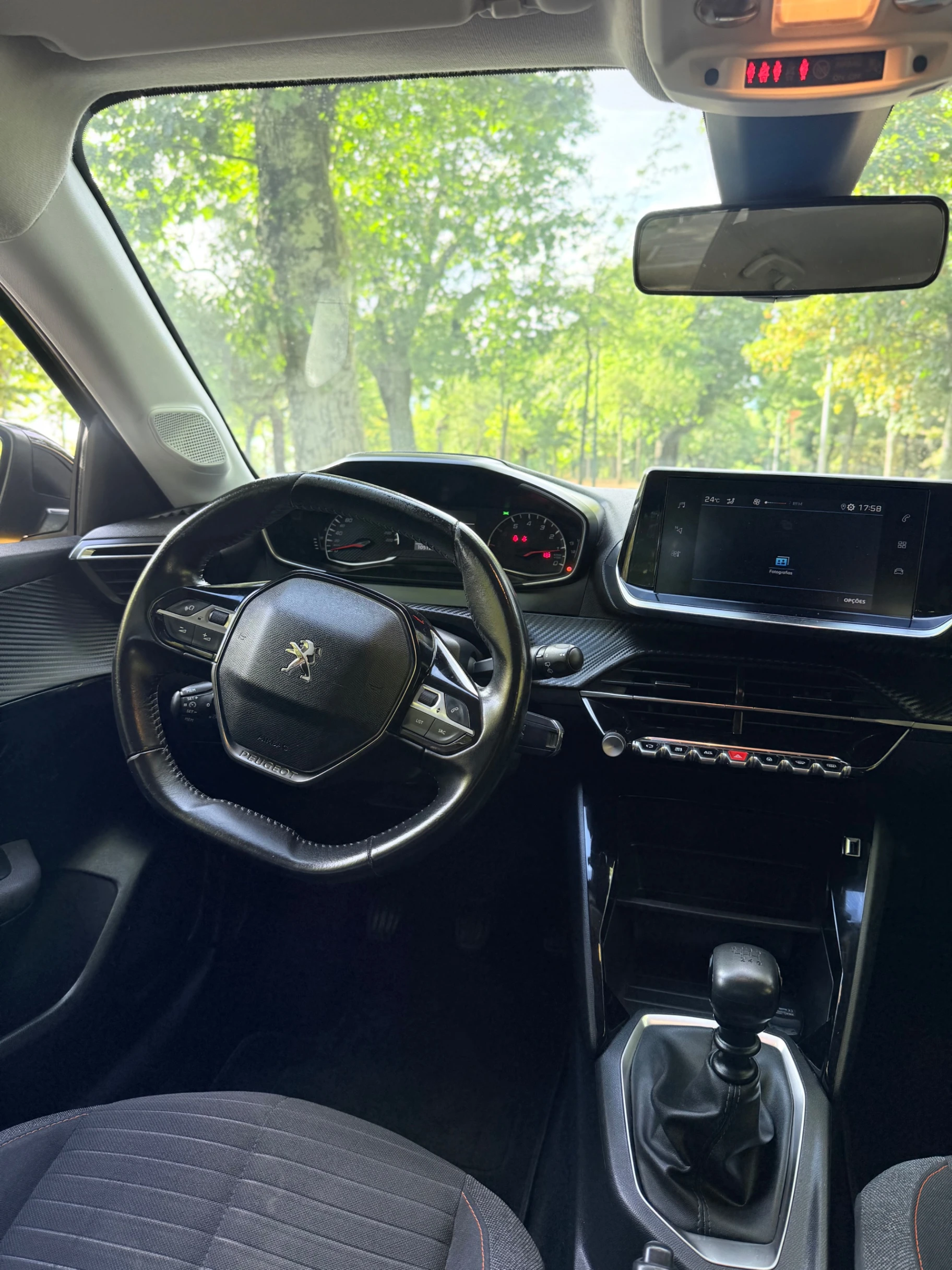 Peugeot 208 Allure 17