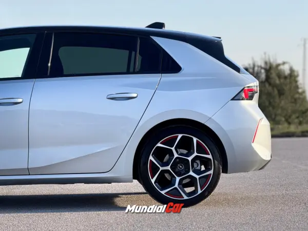 Opel Astra 1.2 T GS Line 23
