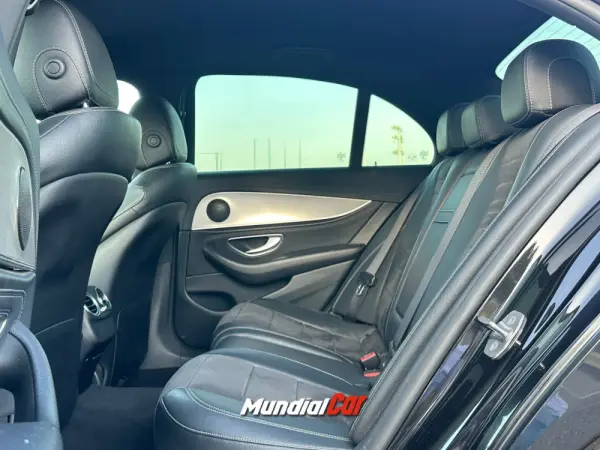 Mercedes-Benz E 220 d AMG Line 7
