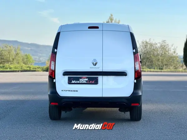 Renault Express 1.5 Blue dCi Confort 9