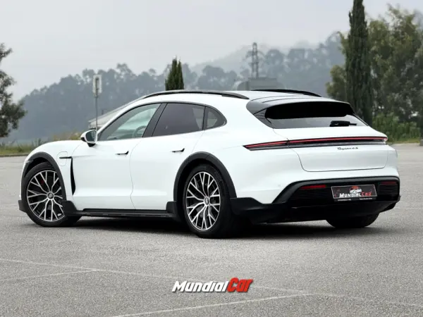 Porsche Taycan Cross Turismo 4S 24