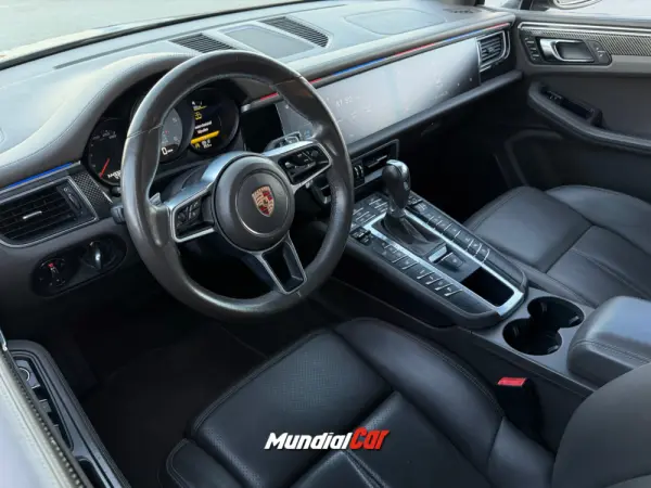 Porsche Macan S 10