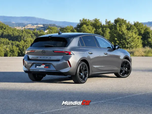 Opel Astra 1.2 T GS Line 2