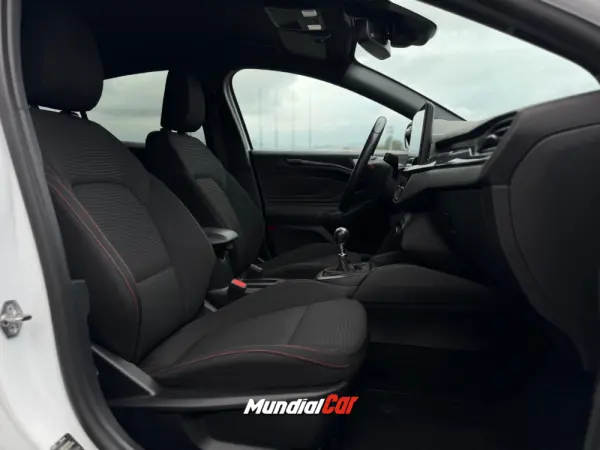 Ford Focus 1.0 EcoBoost MHEV ST-Line 7