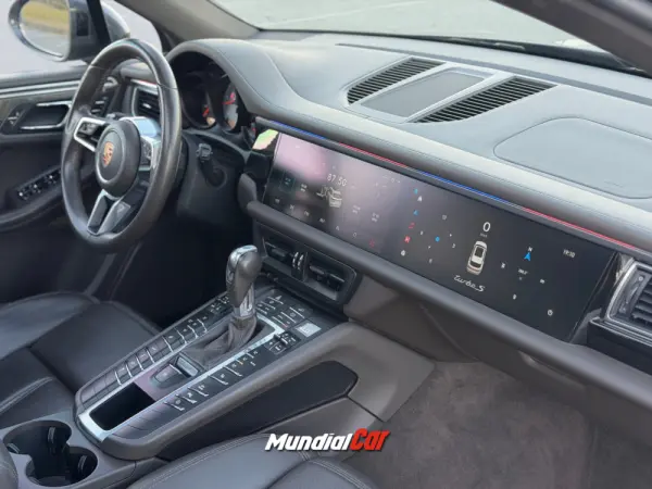 Porsche Macan S 16