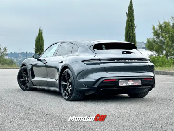 Porsche Taycan Cross Turismo 4 14