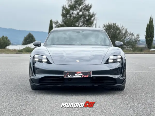 Porsche Taycan Cross Turismo 4 4