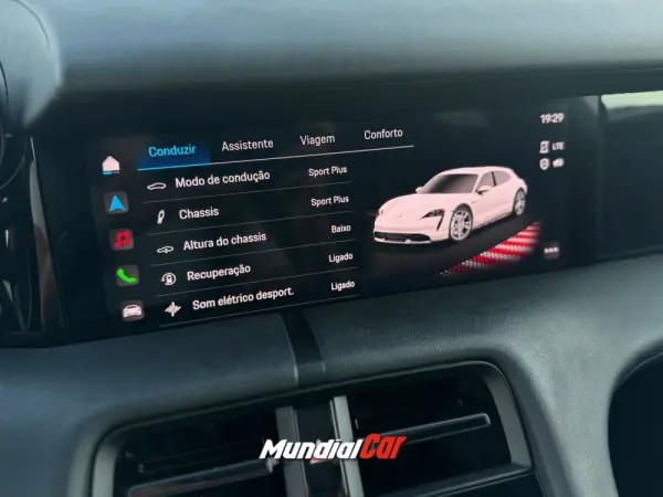 Porsche Taycan Cross Turismo 4 17