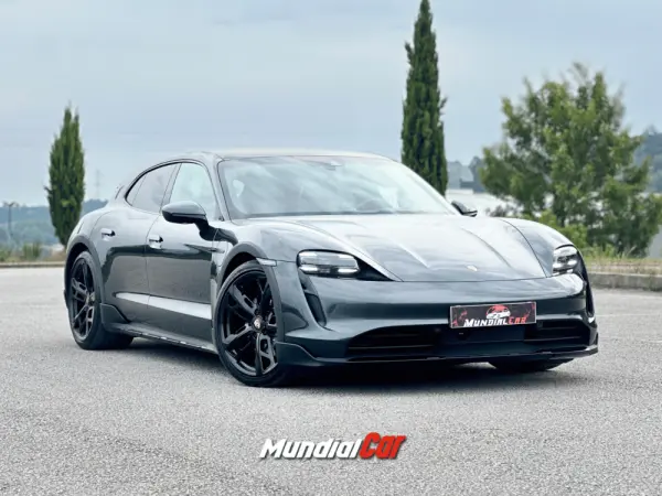 Porsche Taycan Cross Turismo 4 13