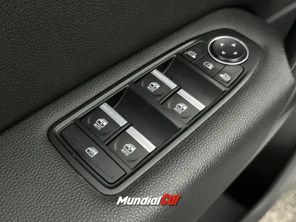 Renault Captur 1.6 Hybrid E-Tech Intens 12