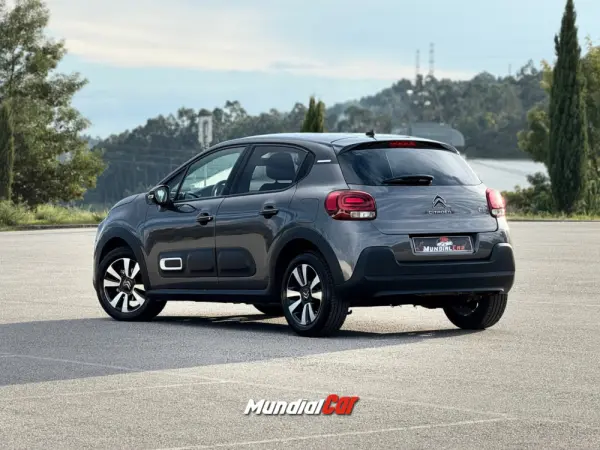 Citroen C3 1.2 PureTech Shine 16