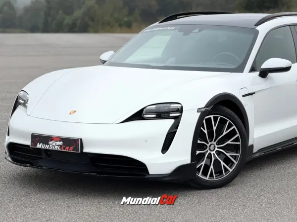 Porsche Taycan Cross Turismo 4S 31