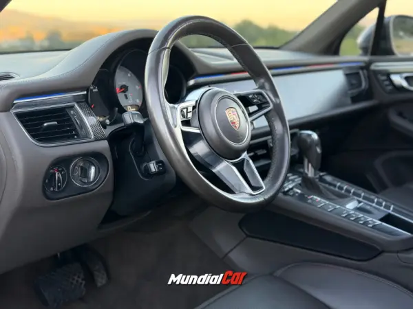 Porsche Macan S 23