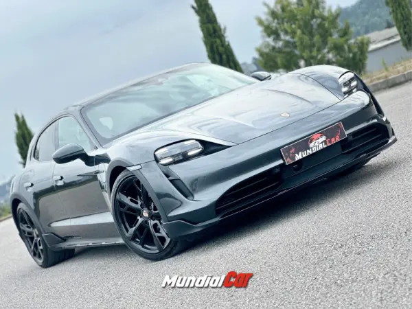 Porsche Taycan Cross Turismo 4 19