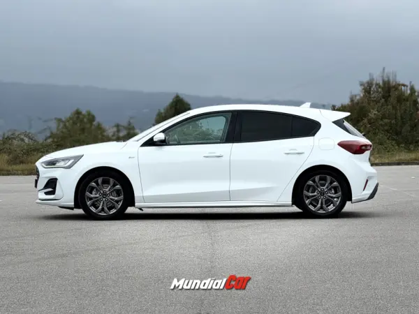 Ford Focus 1.0 EcoBoost MHEV ST-Line 4