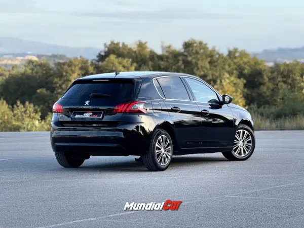 Peugeot 308 1.2 PureTech Allure EAT8 2