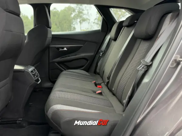 Peugeot 3008 1.5 BlueHDi Active Pack 8