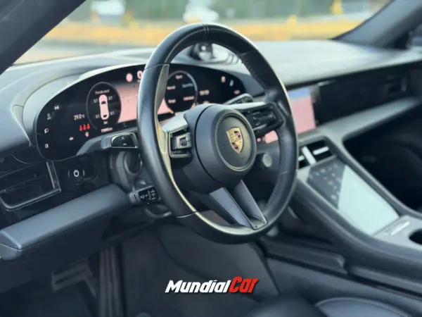 Porsche Taycan Cross Turismo 4 25