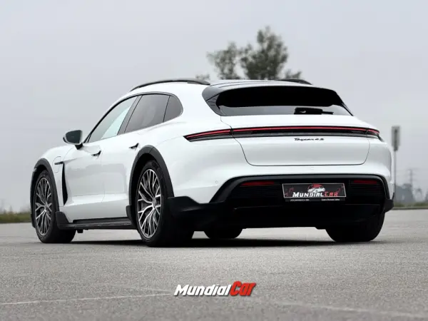 Porsche Taycan Cross Turismo 4S 35