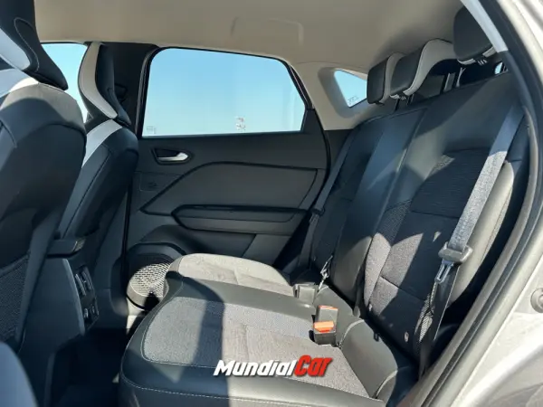Renault Captur 1.6 Hybrid E-Tech Intens 21