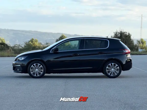 Peugeot 308 1.2 PureTech Allure EAT8 6