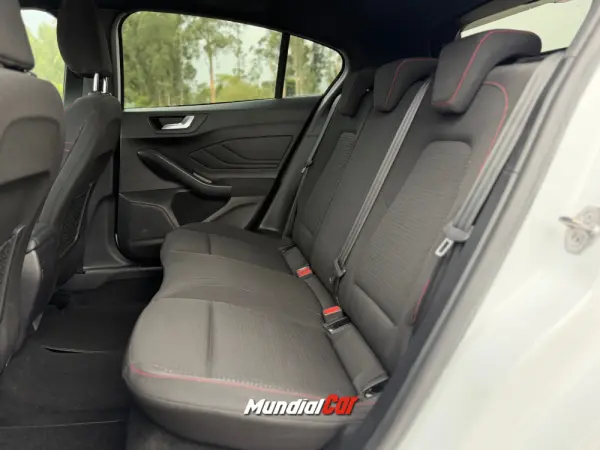 Ford Focus 1.0 EcoBoost MHEV ST-Line 8