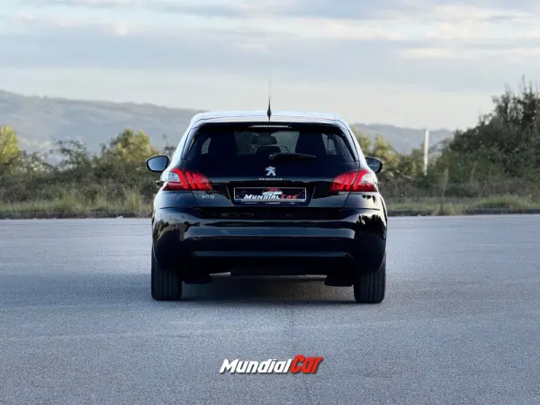 Peugeot 308 1.2 PureTech Allure EAT8 5