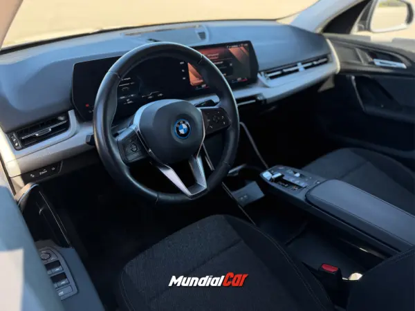 BMW iX2 eDrive20 7