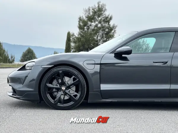 Porsche Taycan Cross Turismo 4 21