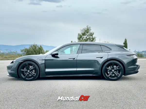 Porsche Taycan Cross Turismo 4 6