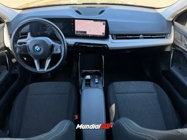 BMW iX2 eDrive20 3