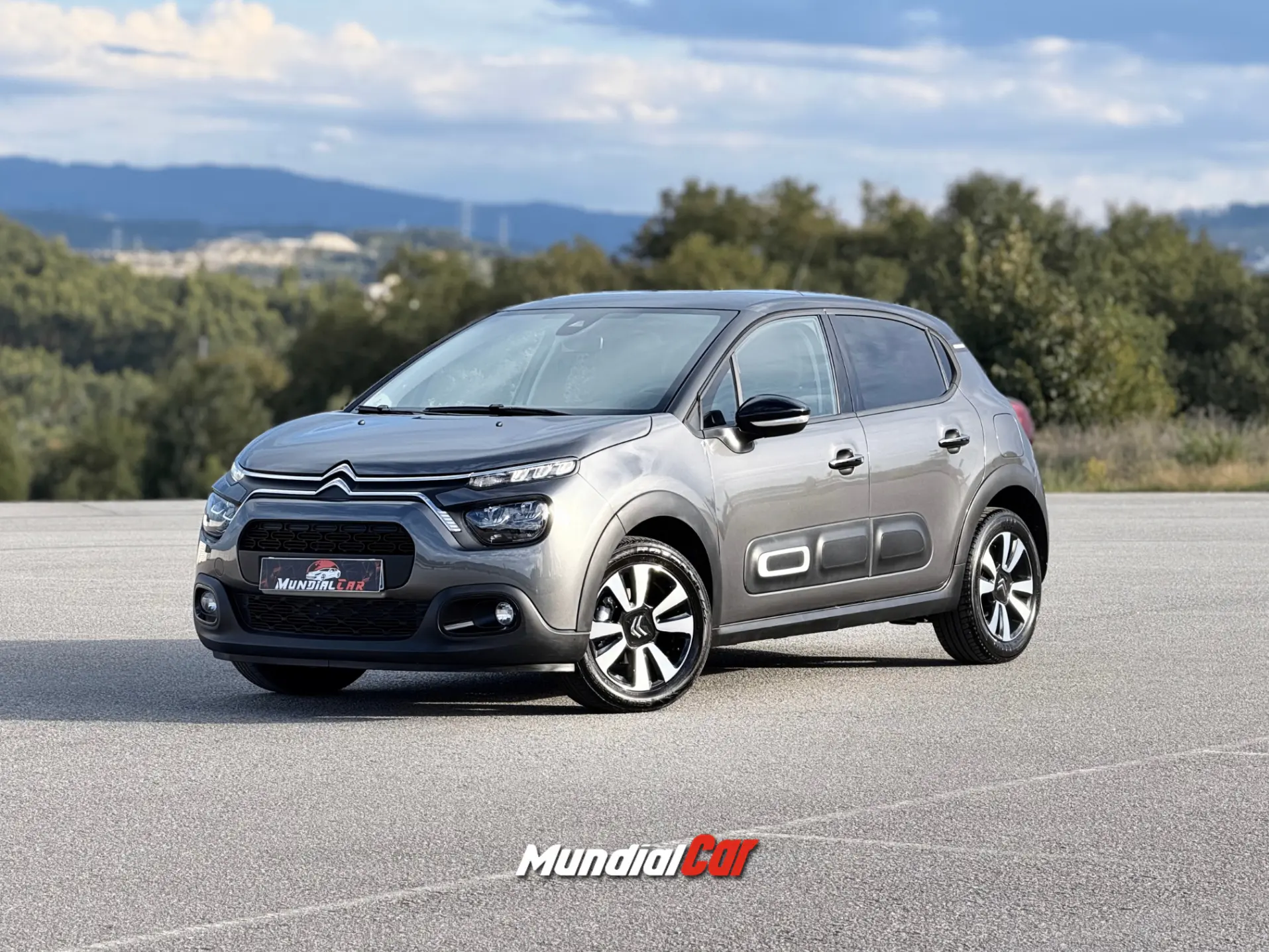 Citroen C3 1.2 PureTech Shine 1