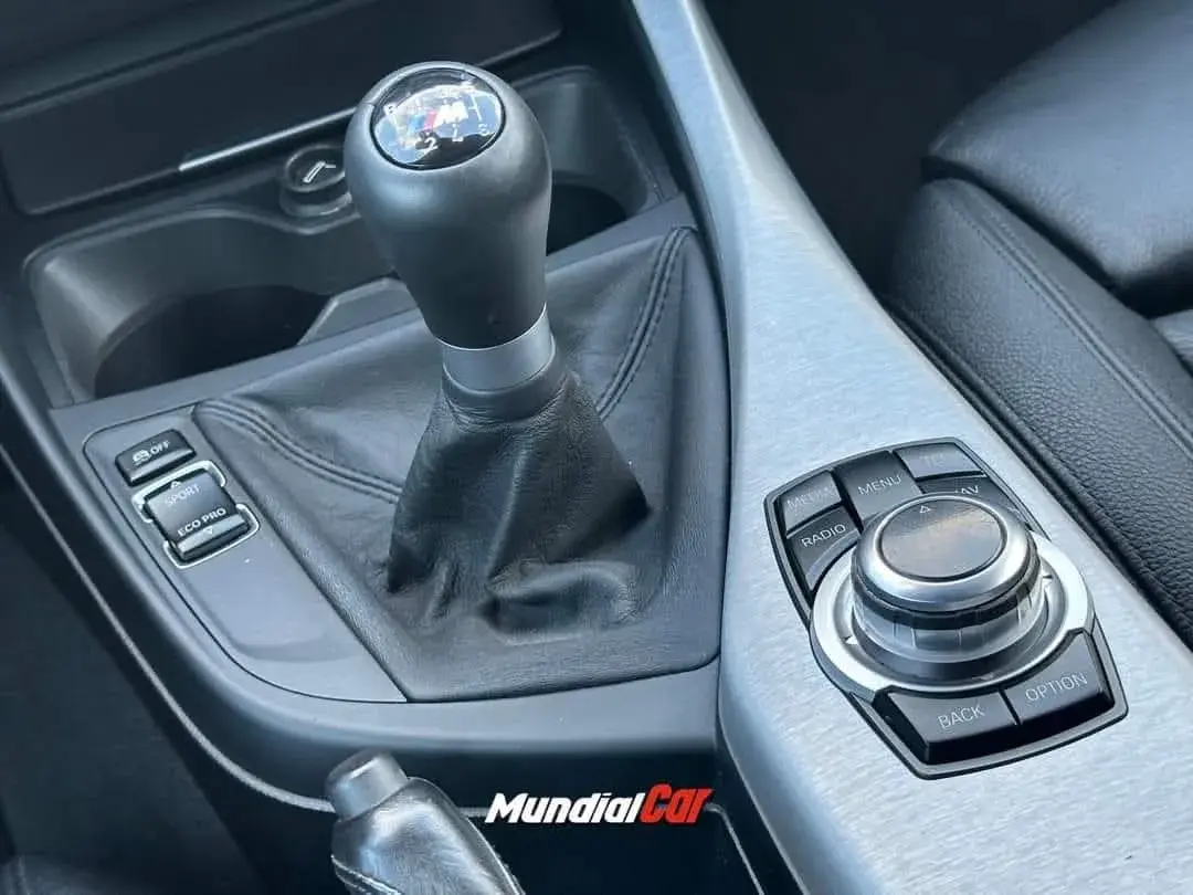 BMW 118 d Pack M 11
