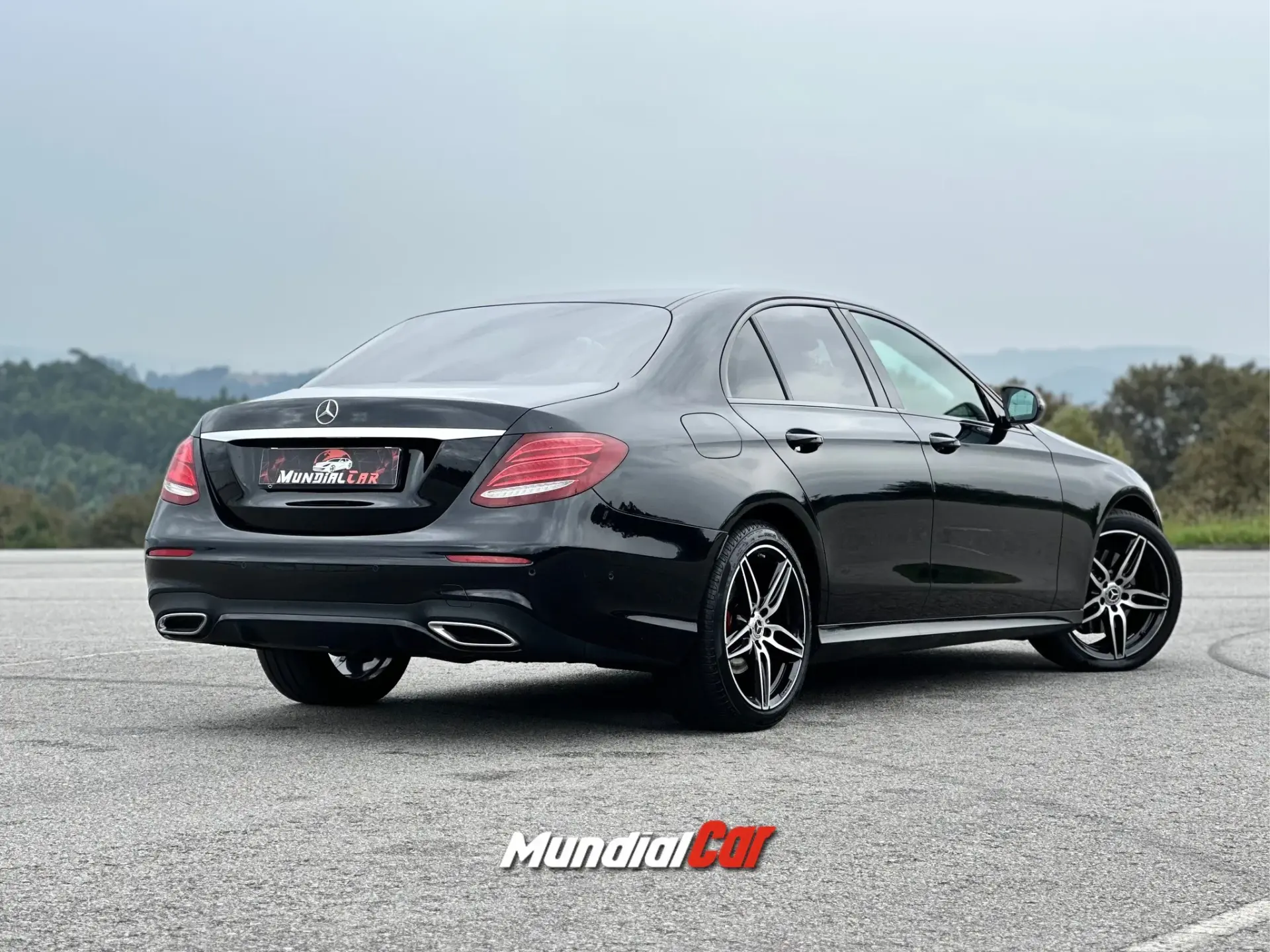 Mercedes-Benz E 220 d AMG Line 2