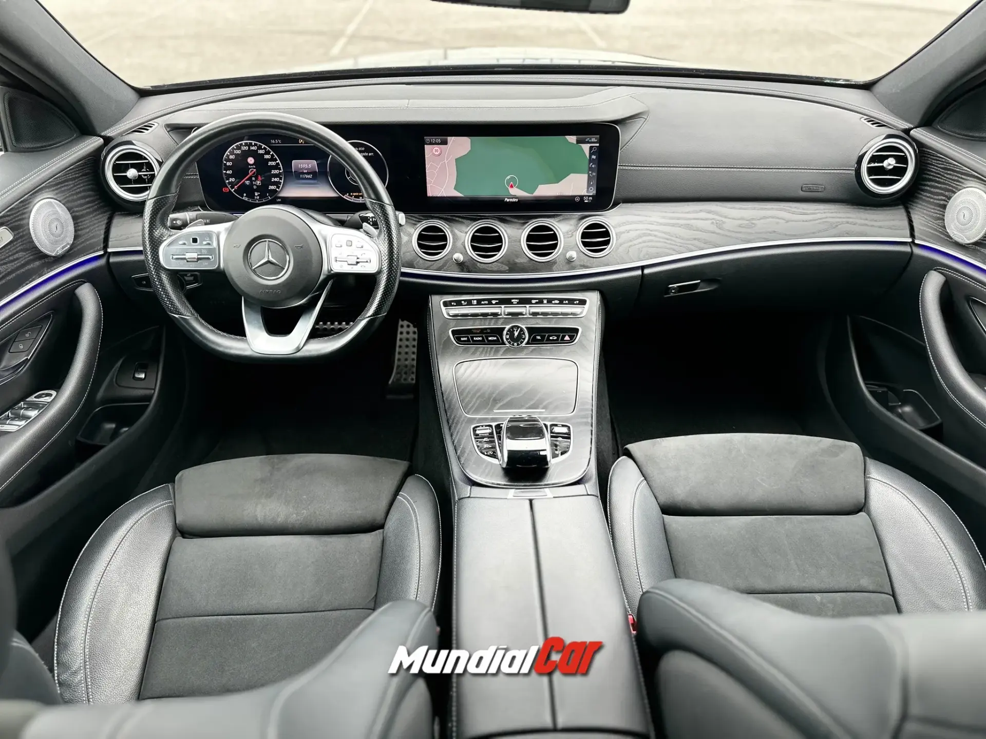 Mercedes-Benz E 220 d AMG Line 4