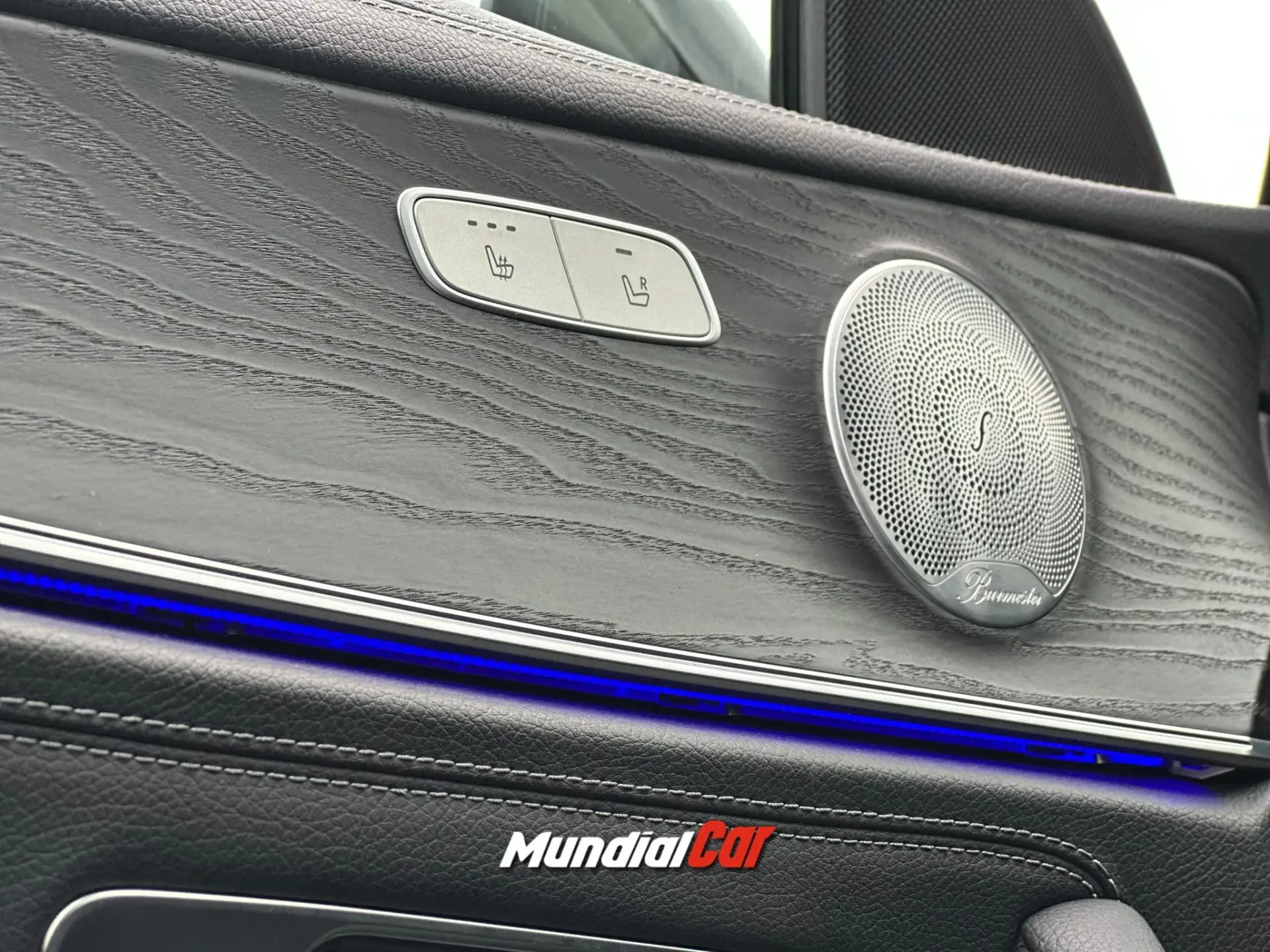 Mercedes-Benz E 220 d AMG Line 13