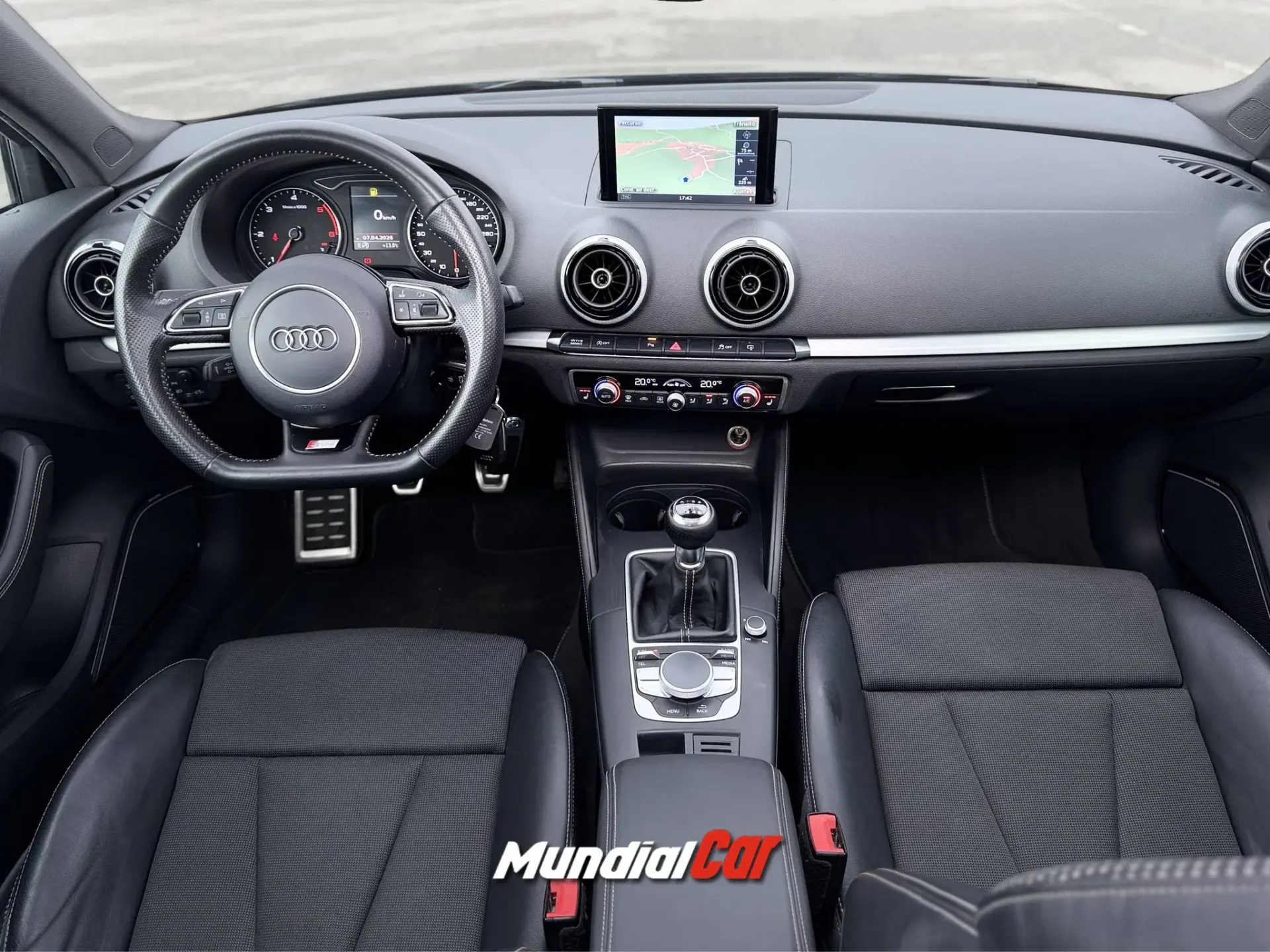 Audi A3 Limousine 2.0 TDi S-line 4