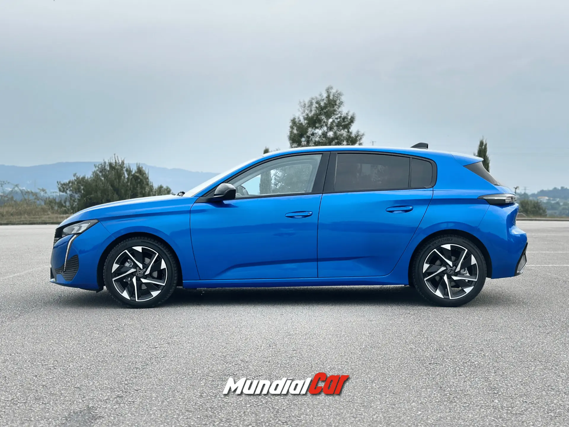 Peugeot 308 1.2 PureTech Allure Pack EAT8 6