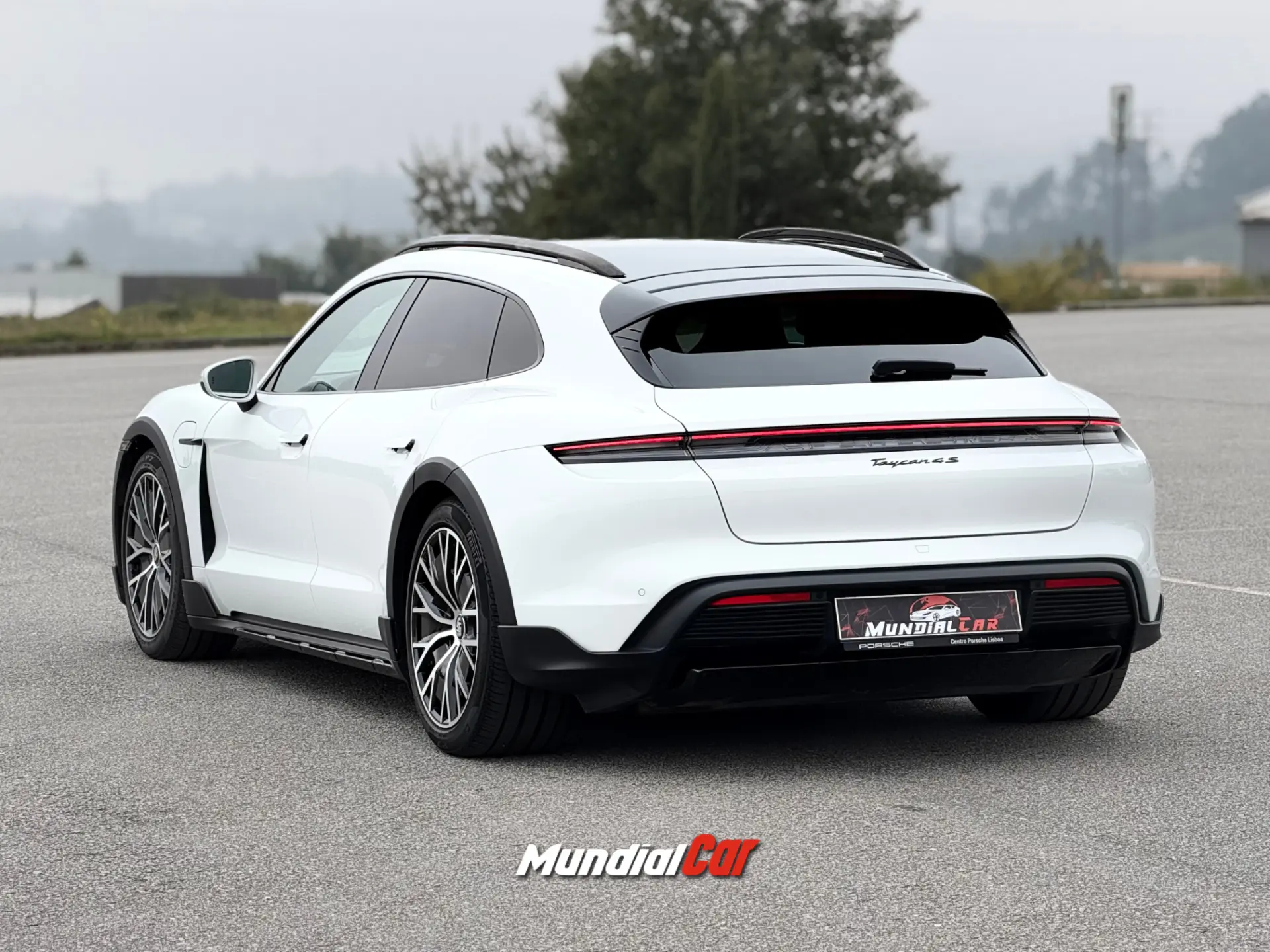 Porsche Taycan Cross Turismo 4S 34