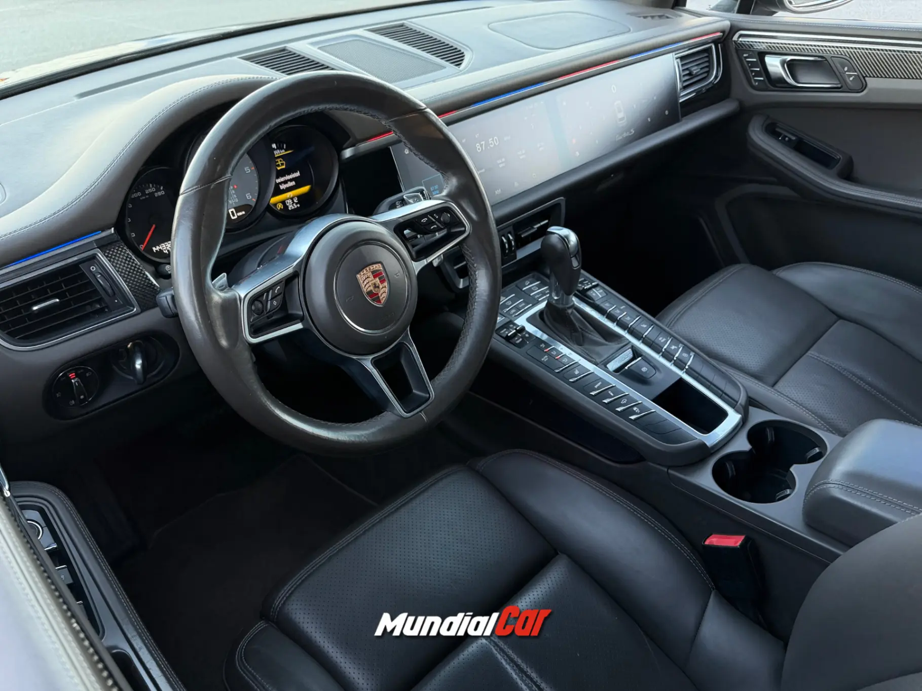 Porsche Macan S 10