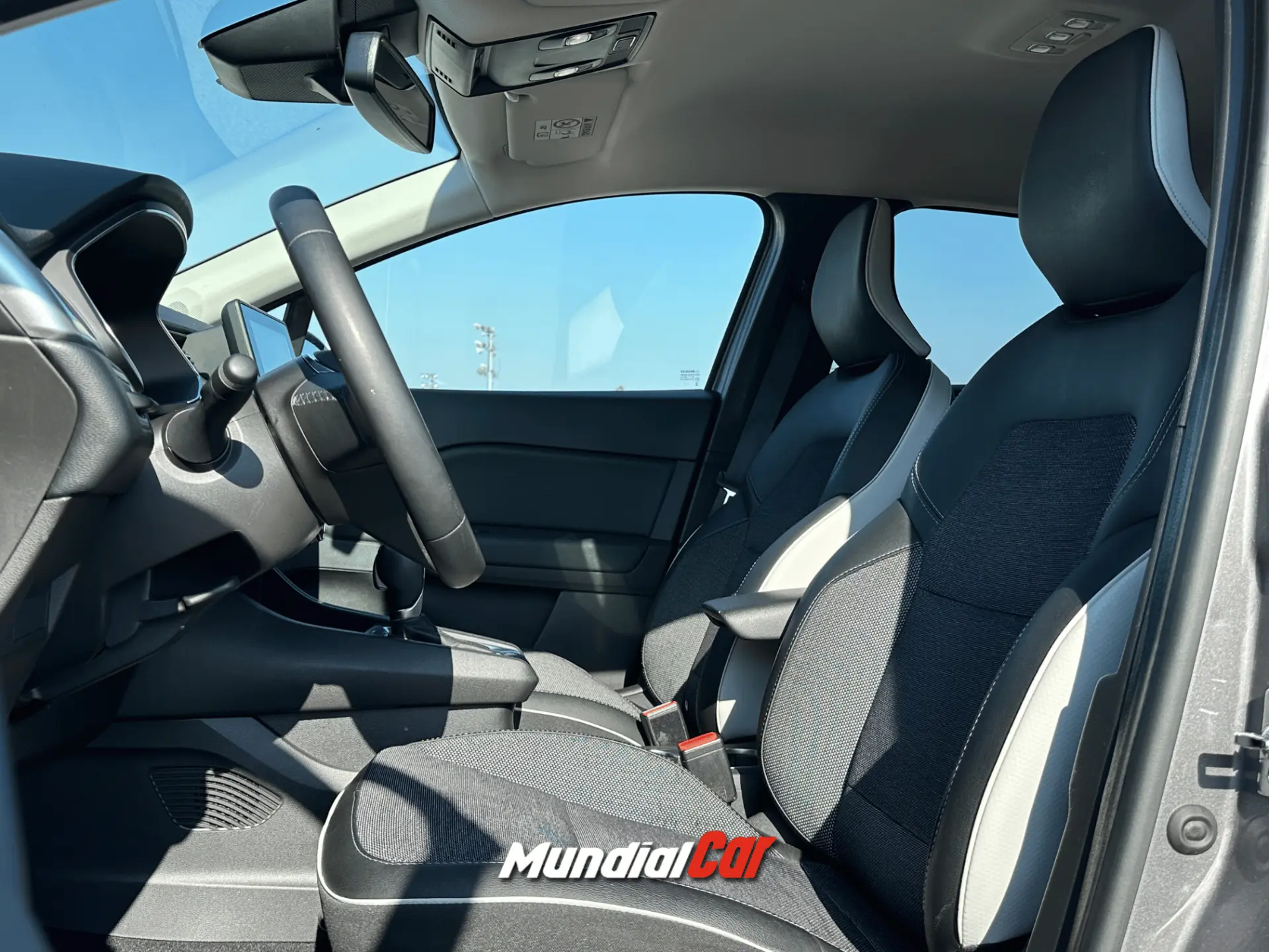 Renault Captur 1.6 Hybrid E-Tech Intens 24