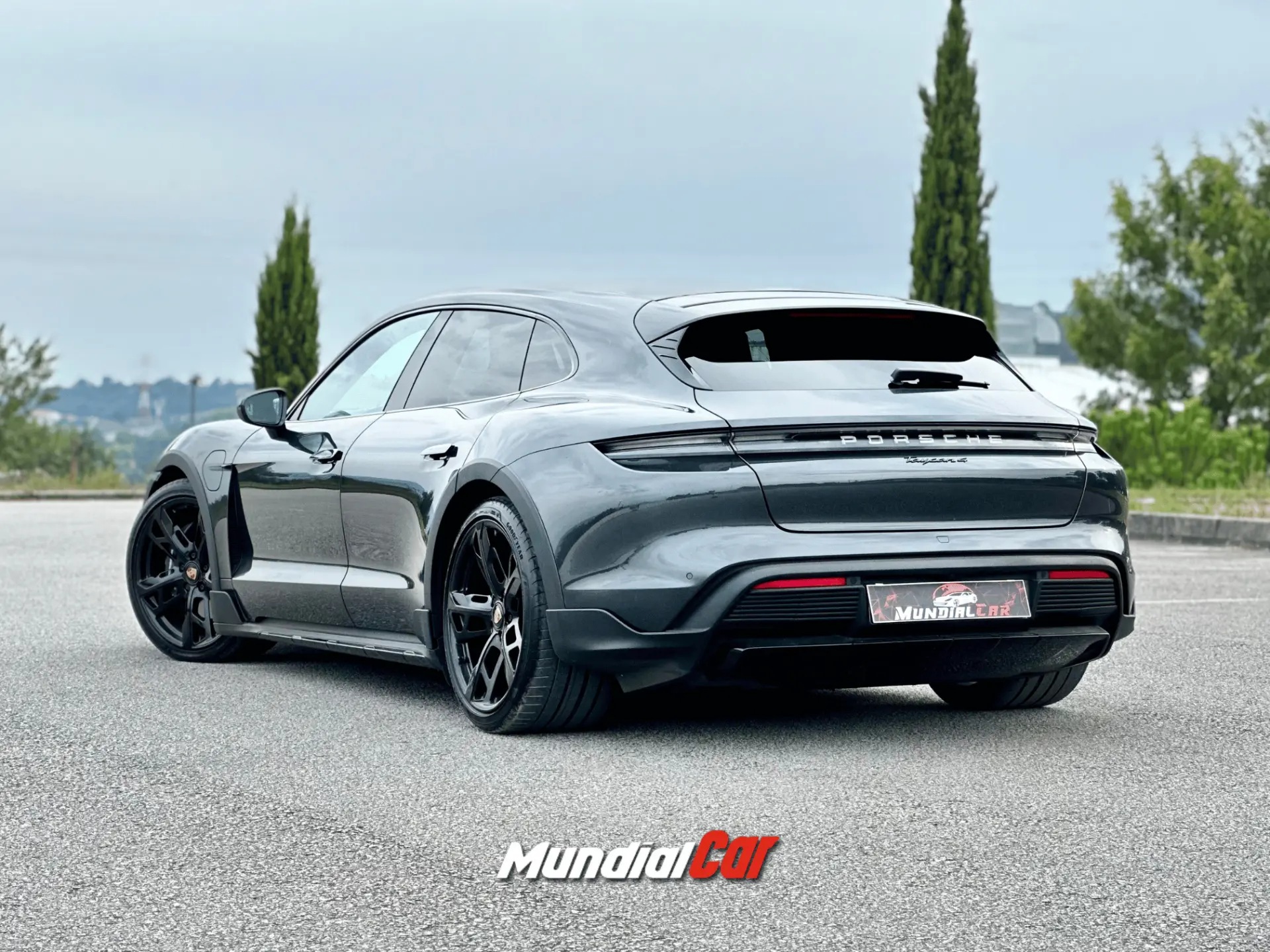 Porsche Taycan Cross Turismo 4 14